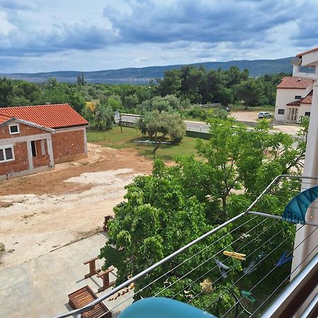 Apartmani Vesna Starigrad Paklenica Esterno foto