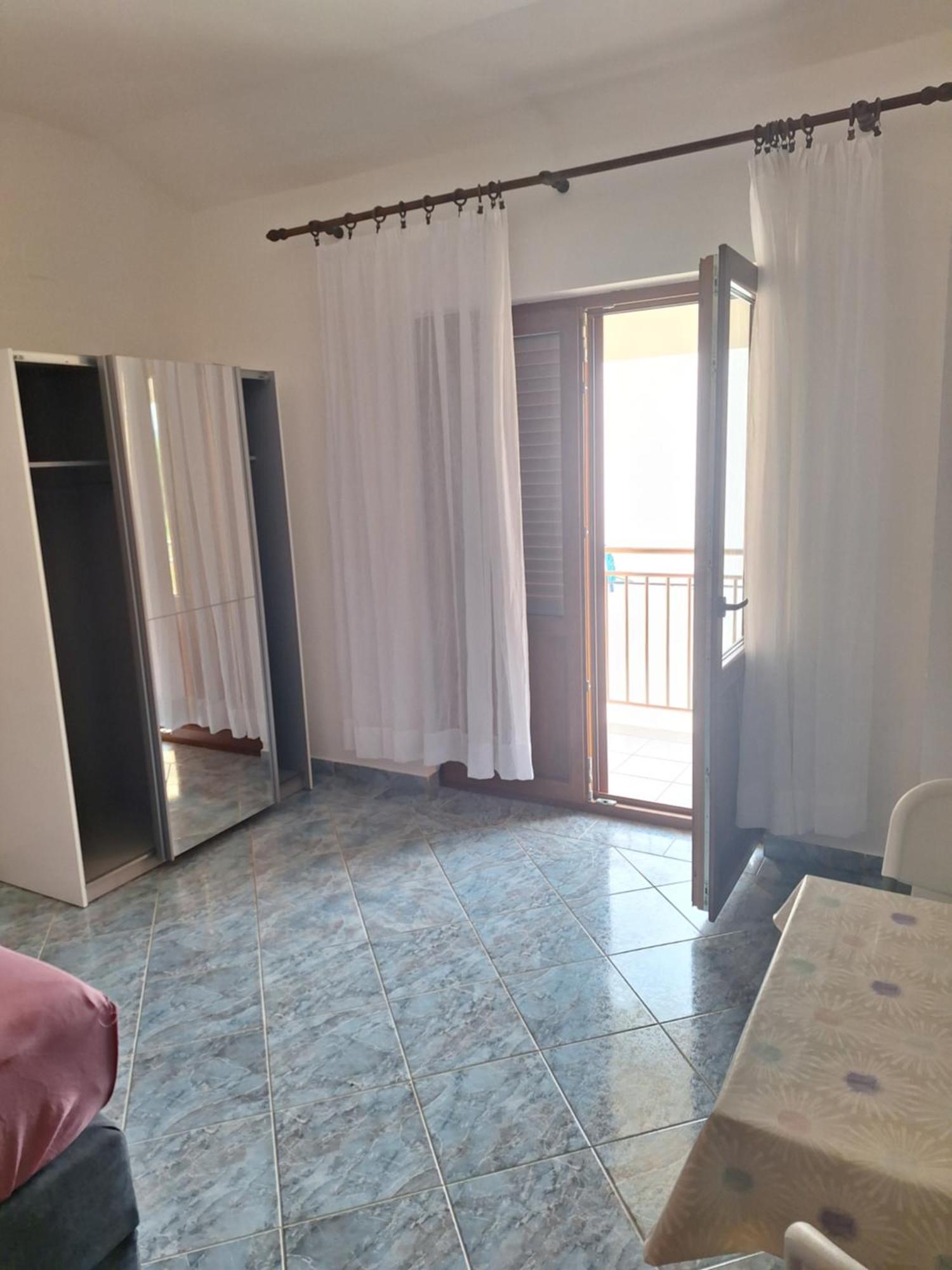 Apartmani Vesna Starigrad Paklenica Esterno foto