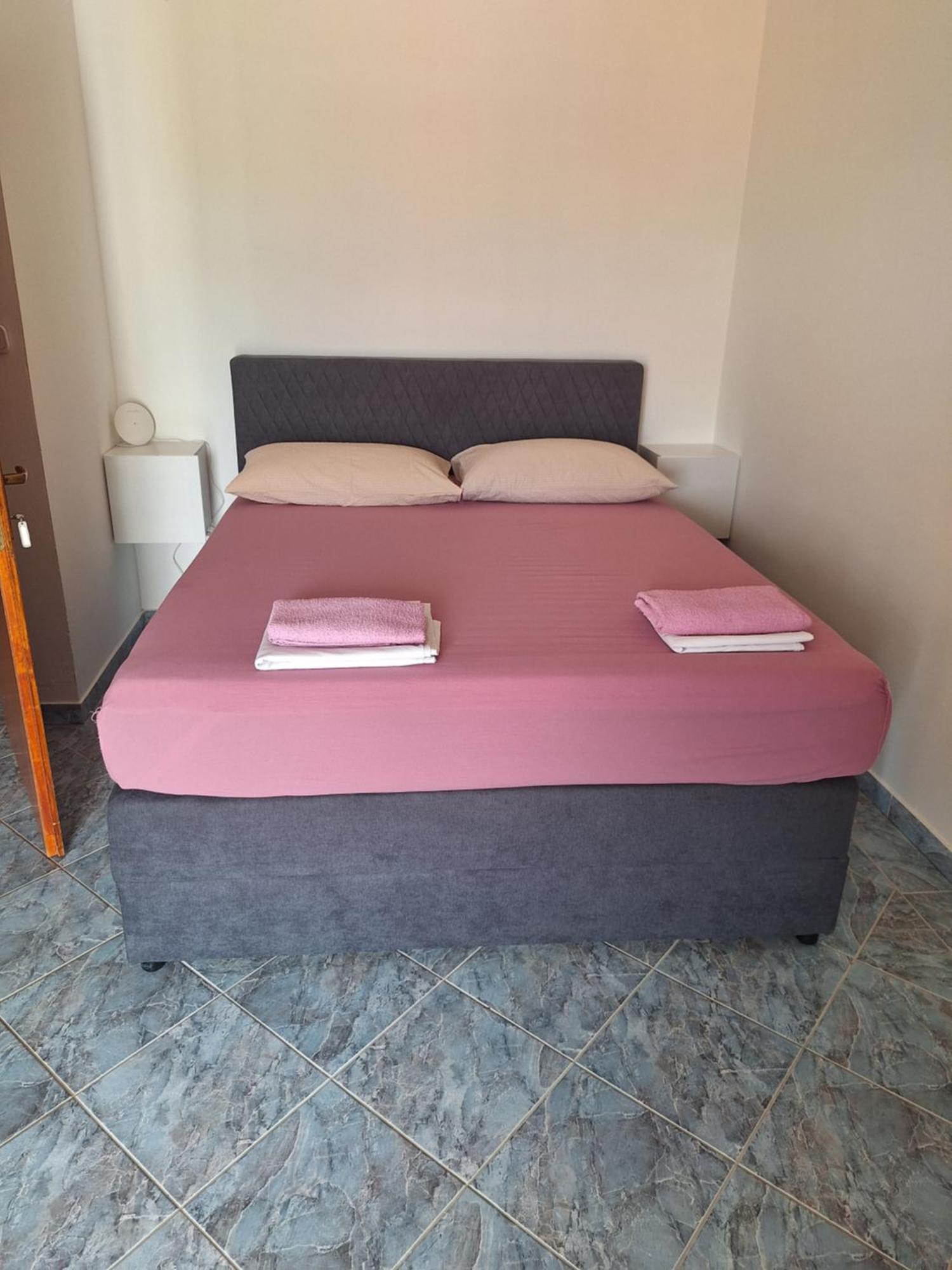 Apartmani Vesna Starigrad Paklenica Esterno foto